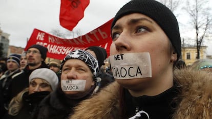 Miles de personas se manifestaron en las calles de Rusia en 2011 para protestar por lo que consideraban un fraude electoral.