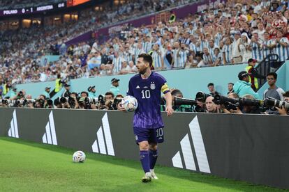 Lionel Messi durante el partido de Argentina contra Polonia en el estadio 974 este miércoles.