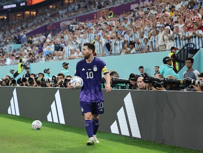 Lionel Messi durante el partido de Argentina contra Polonia en el estadio 974 este miércoles.