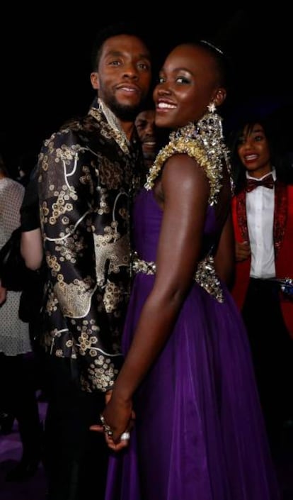 Chadwick Boseman y Lupita Nyong'o, compañeros en 'Black Panther'.