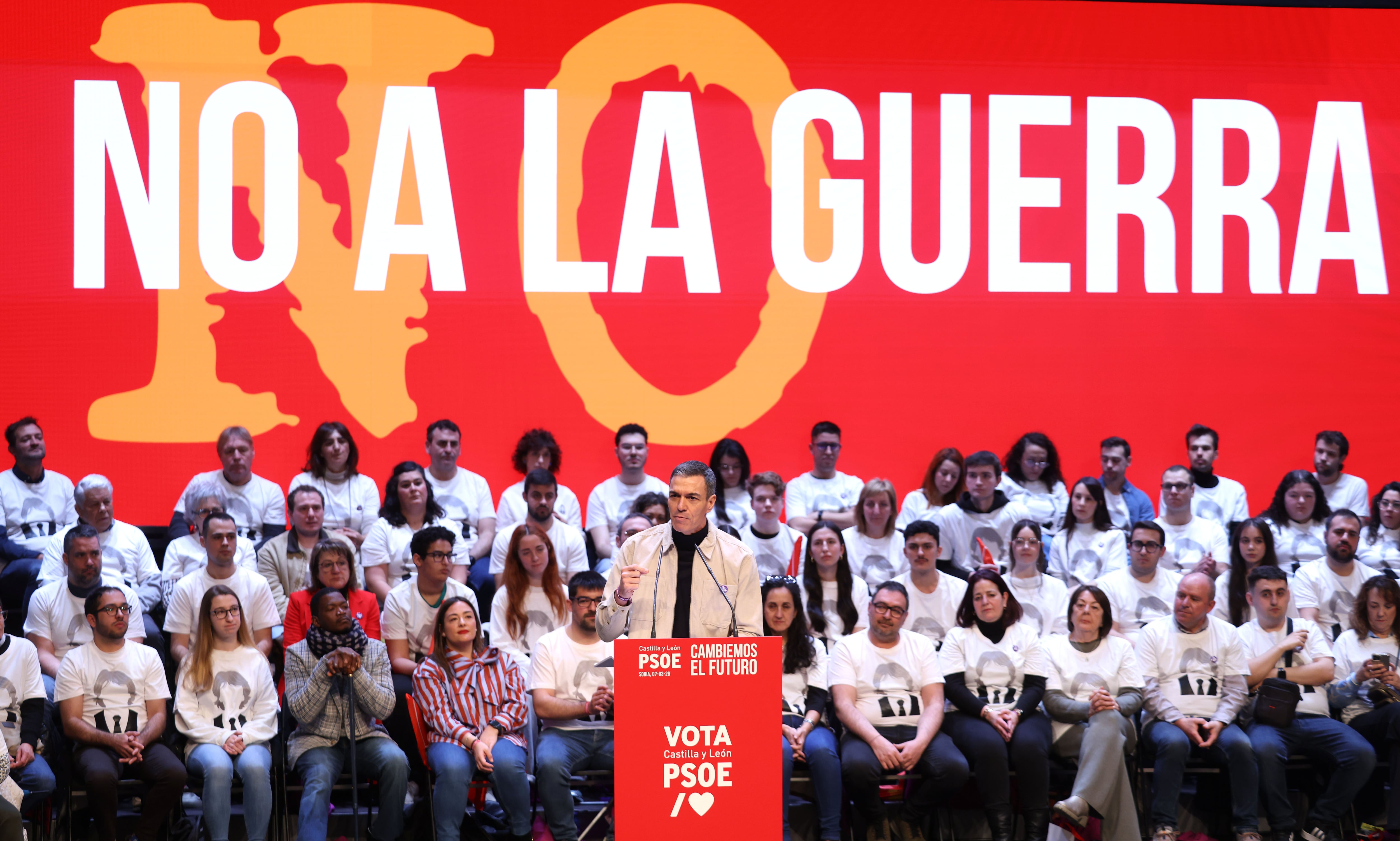 Sánchez tilda a Feijóo y a Abascal de “serviles” con Trump por defender “la ley del más fuerte” con su respaldo a la guerra de Irán