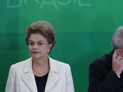 Dilma e Lula durante a posse do ex-presidente como Ministro da Casa Civil.