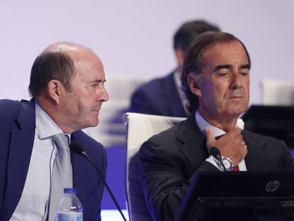 José Antonio Fernández Gallar, consejero delegado de OHL, junto al presidente de la compañía, Juan Villar-Mir.