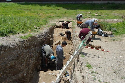 El equipo arqueológico de Al-Bunayya (Algeciras), en las última campaña de excavaciones.