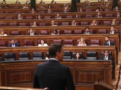 El presidente del Gobierno, Pedro Sánchez, durante una intervención en el Congreso.