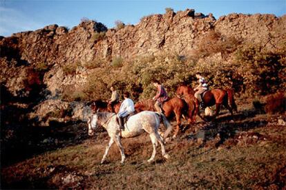 Ruta a caballo por el parque natural Fuentes Carrionas, en Palencia.