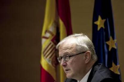 GRA160. MADRID, 01/10/2012.- El vicepresidente económico de la Comisión Europea, Olli Rehn, durante la rueda de prensa ofrecida en compañía del ministro de Economía, Luis de Guindos, hoy 1 de octubre de 2012 en la sede del Ministerio de Economía en Madrid.