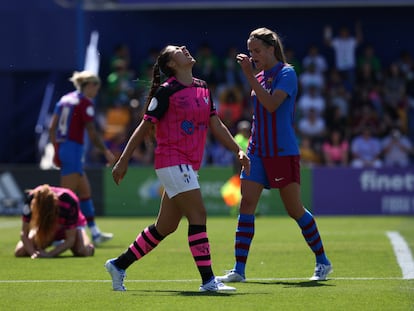 Ana Marcos del Sporting de Huelva se lamenta durante la final de la Copa de la Reina ante el Barcelona la temporada pasada.