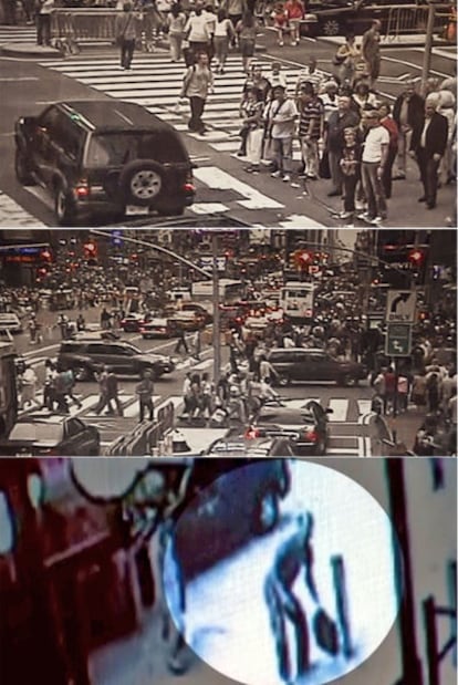 Arriba y en el centro, dos imágenes del Nissan Pathfinder en las calles de Manhattan. Sobre estas líneas, el principal sospechoso, un hombre de unos 40 años, junto al coche bomba.