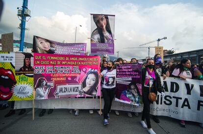 Marcha del día internacional de la Eliminación de la Violencia Contra la Mujer en Bogotá, Colombia