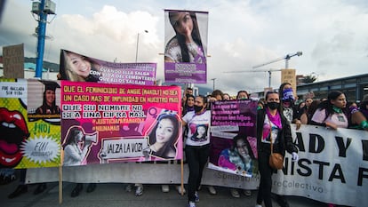 Marcha por el día internacional de la Eliminación de la Violencia Contra la Mujer, en Bogotá.