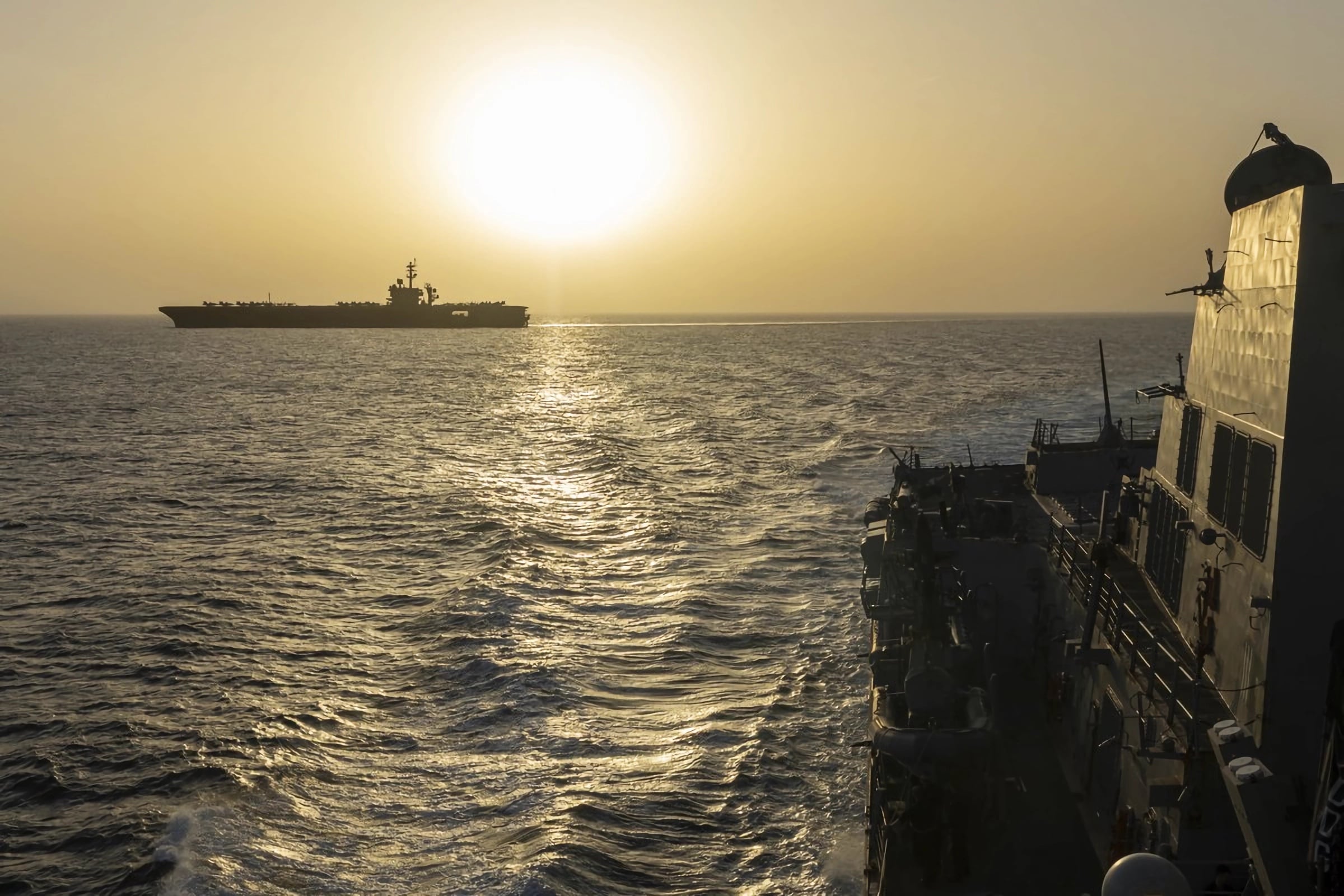 Estados Unidos intercepta un buque de carga iraní que trataba de superar el estrecho de Ormuz