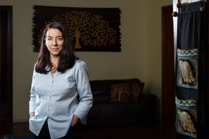 Lorena Barberia, professora da USP, pesquisadora da FGV e coordenadora científica da Rede de Pesquisa Solidária, em sua casa em São Paulo.