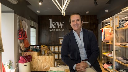 Rodrigo Navalón, fundador de Kraft & Walkers, en la tienda madrileña de la calle Lagasca.