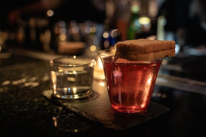 The ‘Peanut butter jelly’ cocktail, prepared in Handshake.