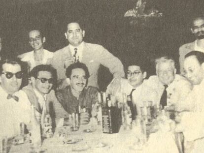 'Grupo de Barranquilla'. De izquierda a derecha, de pie: Alfredo Delgado, Carlos de la Espriella,Germán Vargas, Fernando Cepeda, Orlando Rivera (Figurita).