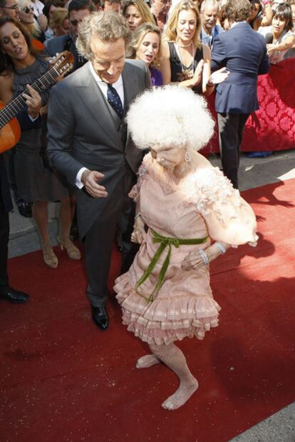 La duquesa se arranca por rumba a la salida de Dueñas.