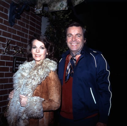 Natalie Wood y Robert Wagner en el restaurante La Scala, en 1980, en Beverly Hills.