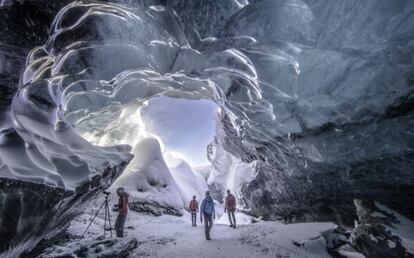 Caverna de hielo en el glaciar Breidamerkurjokull, en Islandia. &nbsp;