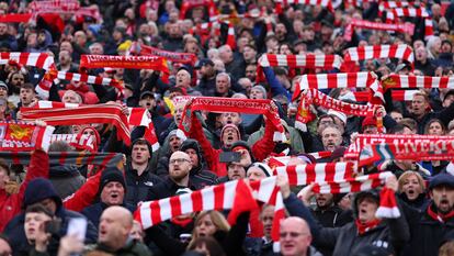 Aficionados del Liverpool FC durante el partido de la Premier League el pasado 10 de marzo.
