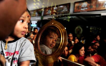 Oraciones durante el Vishu, o celebración del Año Nuevo, en Chennai, India.