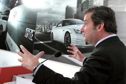 El alcalde de Barcelona y candidato a la reelección, Jordi Hereu (PSC), en la sede de la multinacional automovilística Nissan en Barcelona.