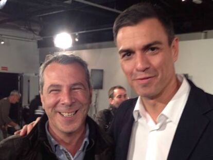 Pablo S&aacute;nchez Pastor con Pedro S&aacute;nchez, secretario general del PSOE, en una foto colgada en su Facebook.