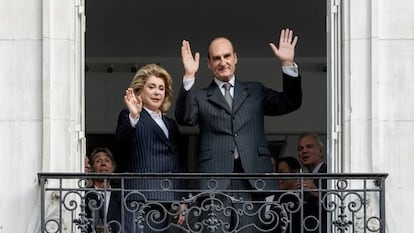 Catherine Deneuve y Denis Podalydès, en la película 'La mujer del presidente'.