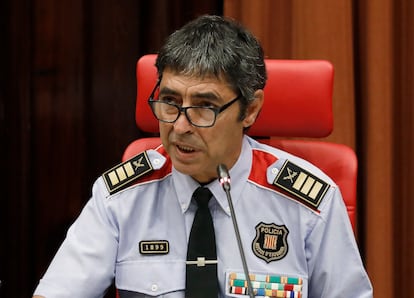 El mayor Josep Lluís Trapero, exjefe de los Mossos d'Esquadra, durante su comparecencia este viernes en el Parlament.