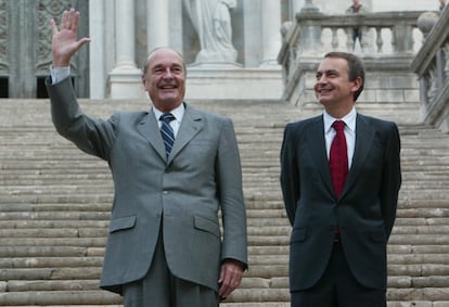 Los presidentes español y francés, José Luís Rodriguez Zapatero (a la derecha) y Jacques Chirac, durante el XIX Encuentro Hispano-Francés celebrado en Girona, en 2006.