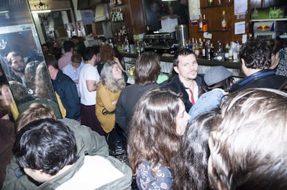 Mucha gente recién llegada a Madrid solía acudir a El Palentino, guiada por las recomendaciones de los habituales, porque ese era un lugar "donde siempre te acogen bien".