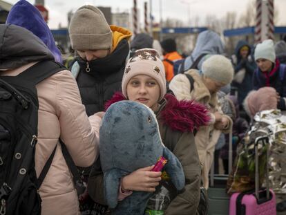 Niños de Ucrania, refugiados a salvo del lobo feroz