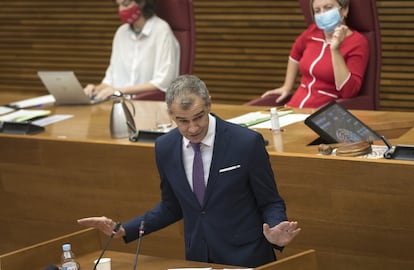 Toni Cantó en el pleno de las Cortes.