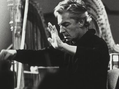 Karajan en plena actuaci&oacute;n