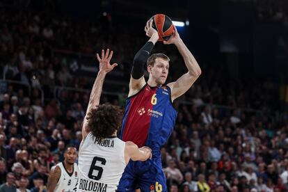 Vesely volvió al parquet frente a la Virtus después de 19 partidos lesionado.