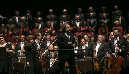 Josep Pons, director de la orquesta y coro del Gran Teatro del Liceo, durante la actuaci&oacute;n en Peralada.