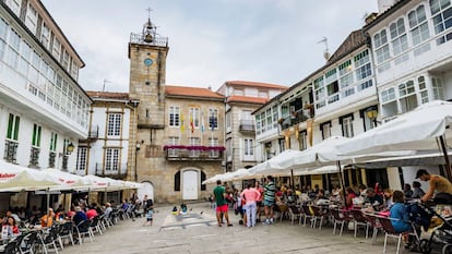 La plaza Real de Pontedeume (A Coruña).