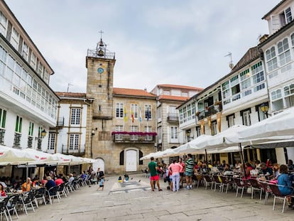 La plaza Real de Pontedeume (A Coruña).