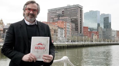 El periodista y escritor Jon Uriarte este lunes en Bilbao.