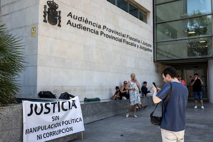Primer día de  Huelga  durante la primera jornada de tres de huelga de jueces y fiscales, en la Ciudad de la Justicia de Valencia.