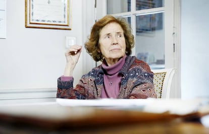 Beate Klarsfeld, en su oficina de París.