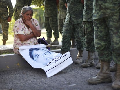 La madre de un estudiante desaparecido junto a soldados mexicanos, en 2019.