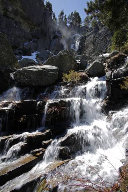 Cascada en la comarca de La Demanda y Pinares (Burgos).