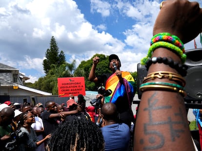 Manifestación contra la nueva ley homófoba ugandesa, en Sudáfrica, en el mes de abril.