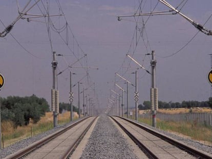 Iryo, Renfe, Euskotren y FGC crean una asociación ferroviaria en la que elude entrar Ouigo