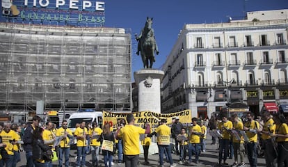 Alumnos del Conservatorio de Móstoles en la Puerta del Sol de Madrid.