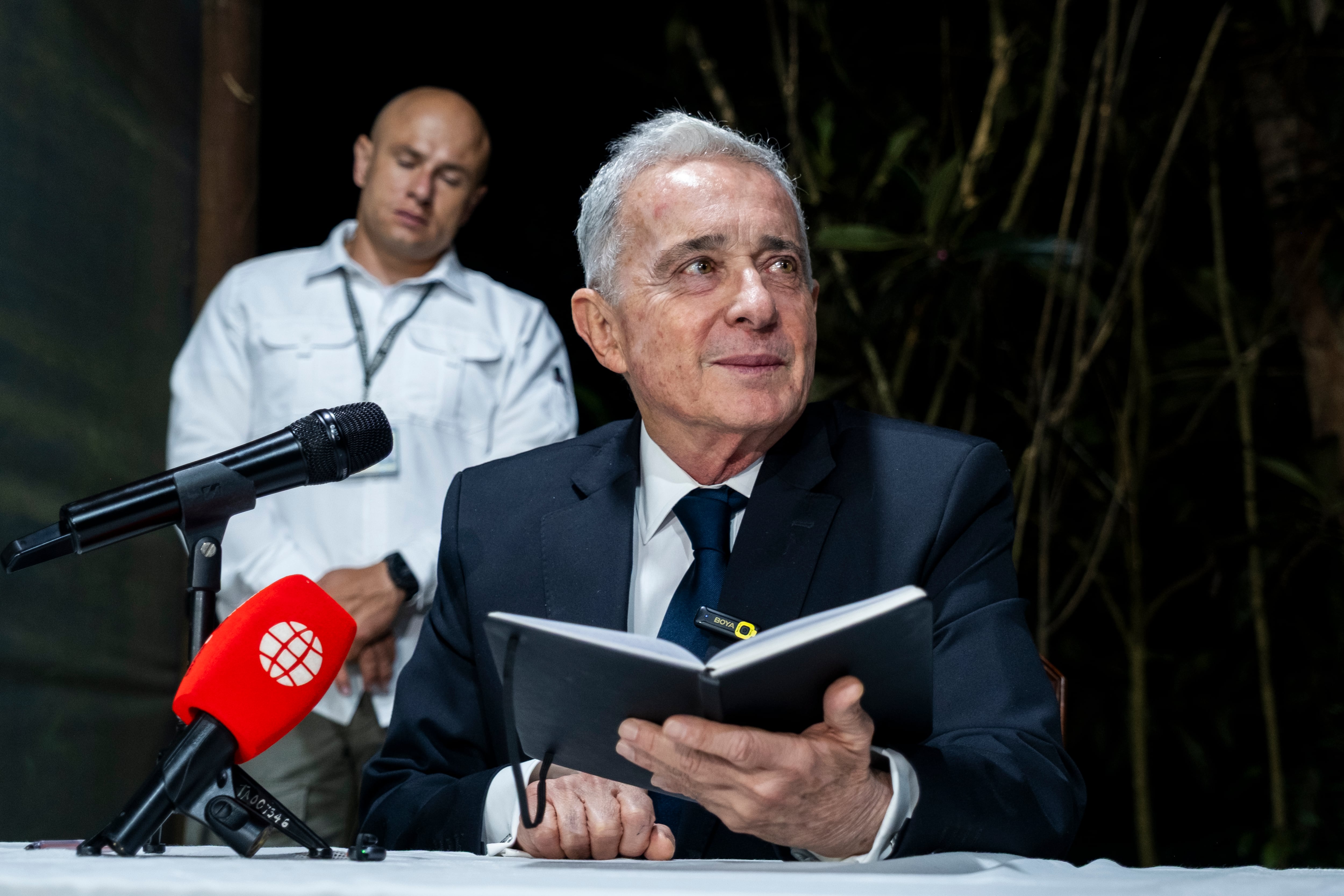 Álvaro Uribe en su casa de Rionegro (Antioquia), el 21 de octubre.