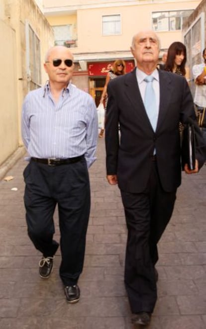 Fernando Areal, a l'esquerra, amb el seu advocat en una imatge d'arxiu.