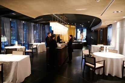 Personal de sala del restaurante Cebo.