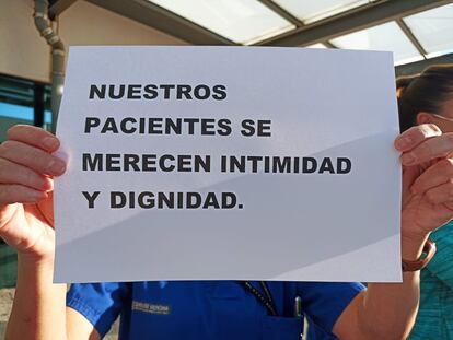 Concentración de la Junta de personal de La Fe de este viernes para pedir más camas y personal.